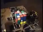Робот собирает кубик Рубрика