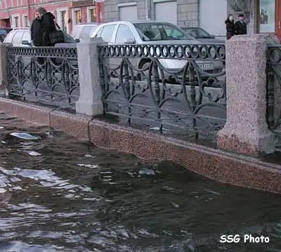 302 наводнение в Петербурге. Взгляд на Фонтанку. :)