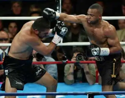 Мего новость о Рое Джонсе