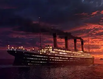 "Титаник" современности:круизное судно столкнулось с айсбергом
