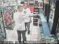 Жестокое избиение в магазине
