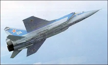 Дальний истребитель-перехватчик МиГ-31.