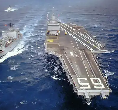 Энтерпрайз - самый мощный авианосец США