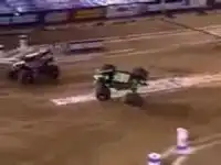 Машину круто развернуло