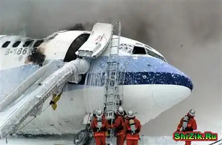 Люди чуть не сгорели заживо в самолёте
