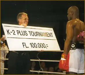 "Мистер совершенство" Эрнесто Хуст