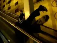Идиот на эскалаторе