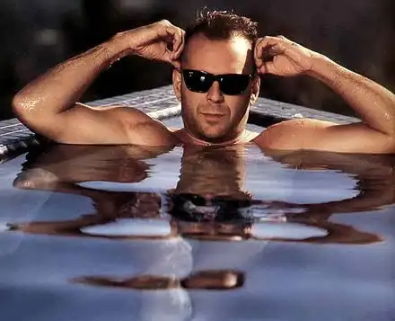 Брюс Уиллис