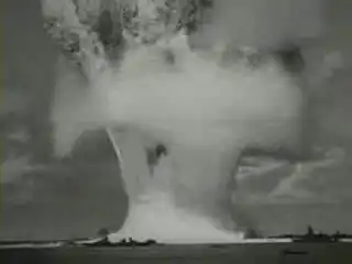 Ядерный взрыв под водой.