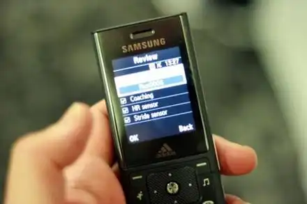 Samsung и Adidas выпустят спортивный телефон F110