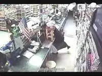 Продавец не позволила ограбить магазин