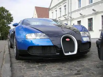 Bugatti Veyron в Минске (4 фото)