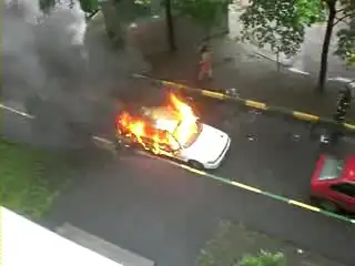 В Москве горят машины.
