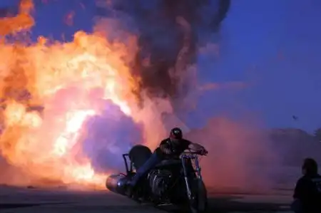 Мотоцикл с реактивным двигателем мощностью 3,800 л.с.