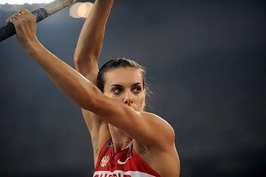 Очередной мировой рекорд Елены Исинбаевой (7 фото + видео)