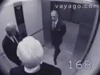 Не хотел бы я быть в этом лифте