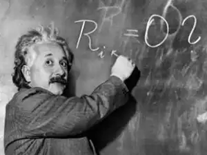 Лучшие афоризмы от Альберта Эйнштейна