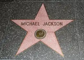 25 июня скончался Майкл Джексон