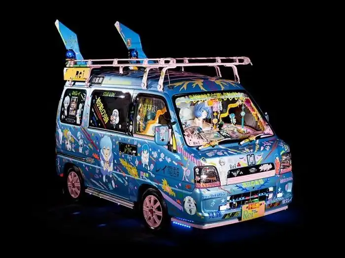 Авто, стилизованные под комиксы и мультфильмы аниме