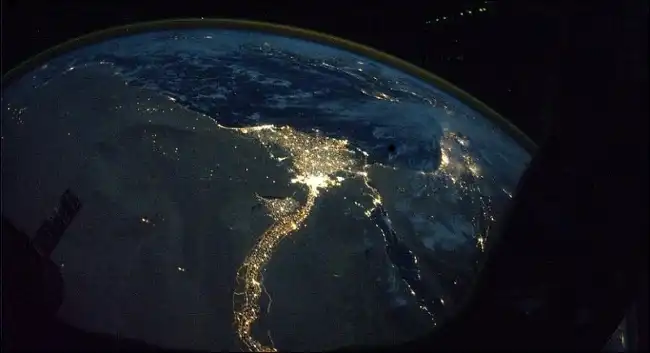 Ночь над Землей (6 фото)