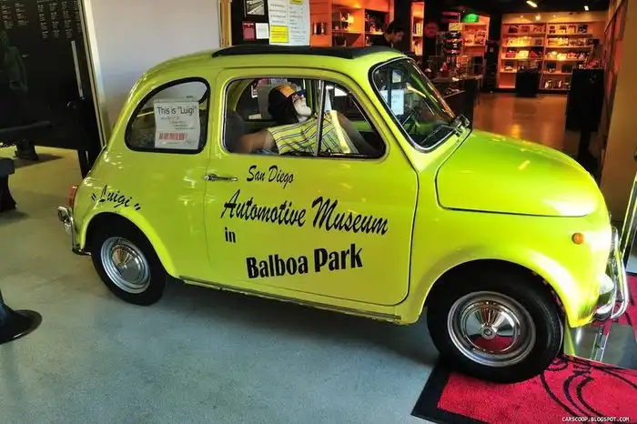 Автомобильный музей в Сан Диего