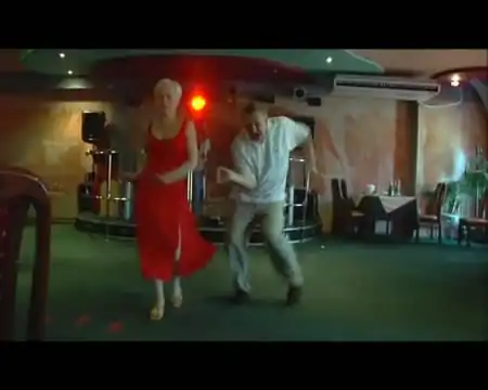 Мужичок танцует на свадьбе ))