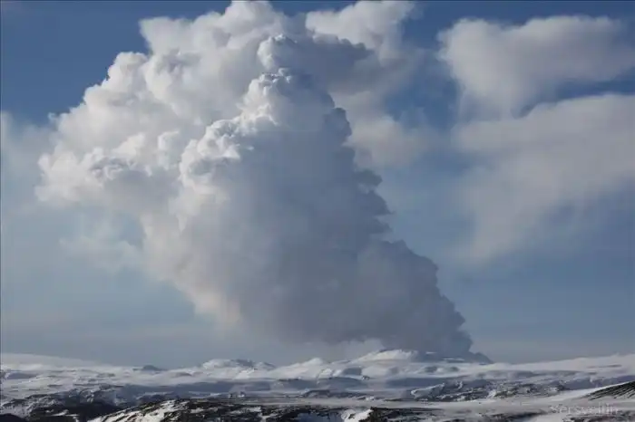 Извержение вулкана во льдах