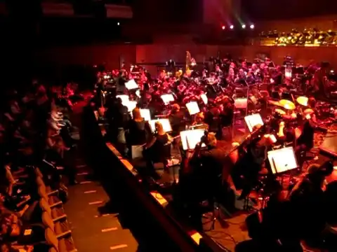 Angry Birds в исполнение оркестра:)