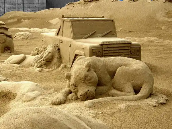 100 удивительных скульптур из песка