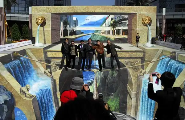 Самая большая 3D-картина на асфальте в мире (мини пост)