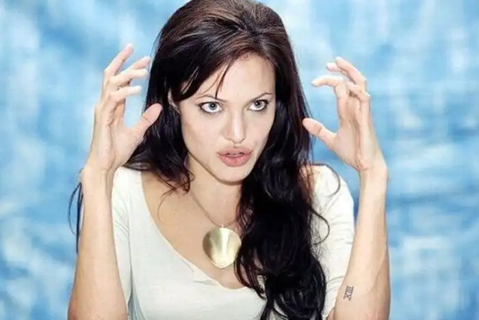Забавные фотографии Анджелины Джоли