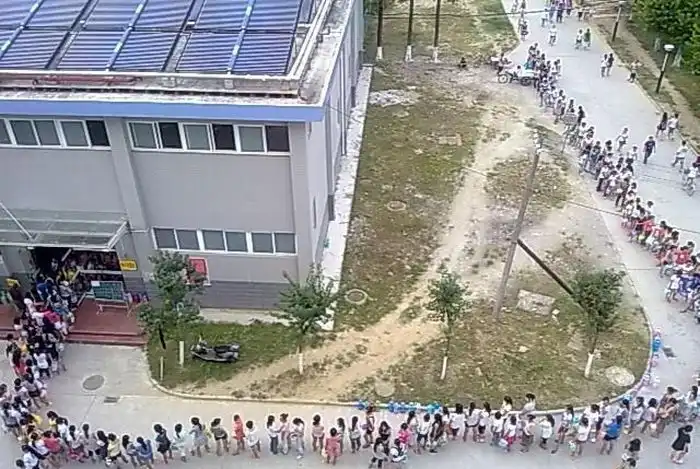 Китайские студенты идут в душ (мини пост)