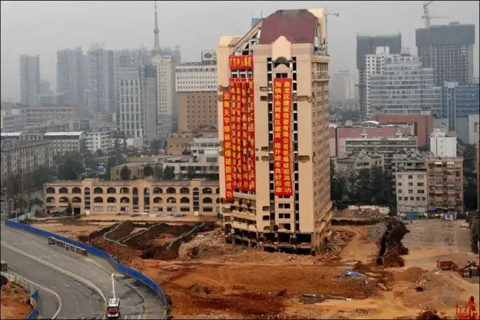 Взрыв многоэтажного здания в Китае (мини пост)