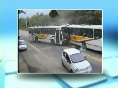 Столкновение автобусов