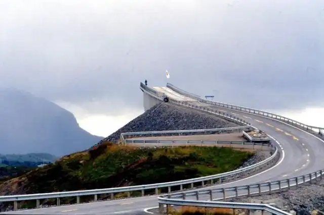 Классный мост в Норвегии (6 фото)