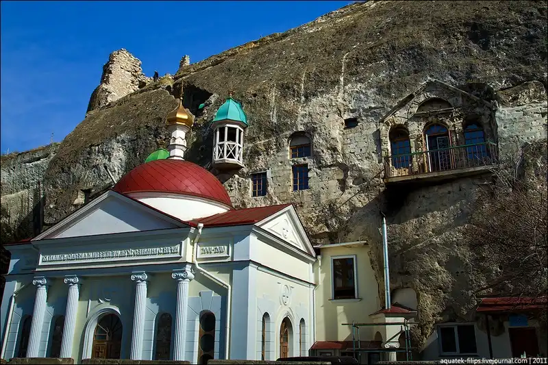 Свято-Клементьевский монастырь