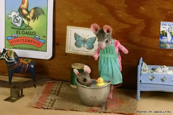 Жизнь маленьких игрушечных мышек