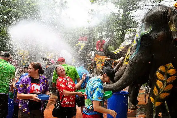 Новогодний праздник Сонгкран в Таиланде