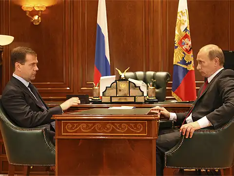 Путин vs Медведев