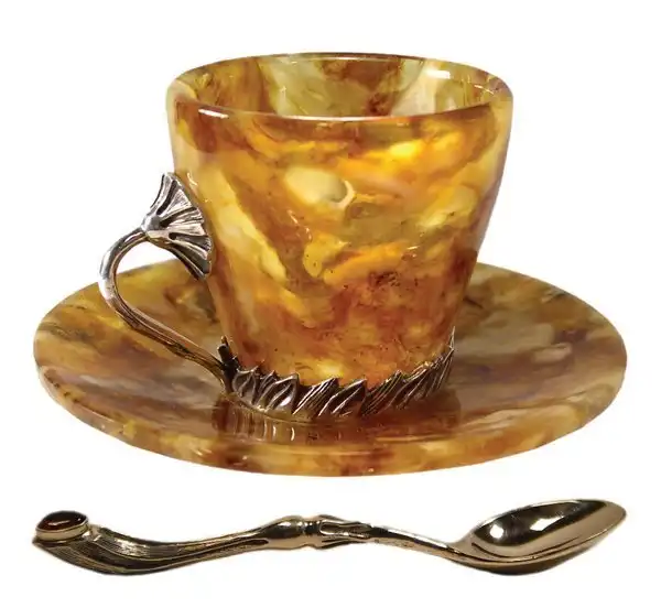 Кофейные чашки из натурального янтаря