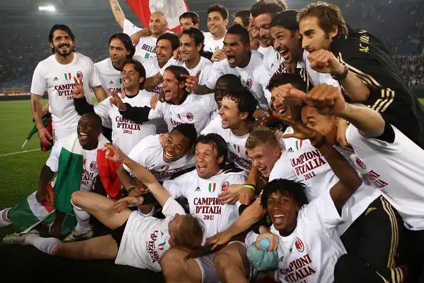 Милан Чемпион Италии 2010-11