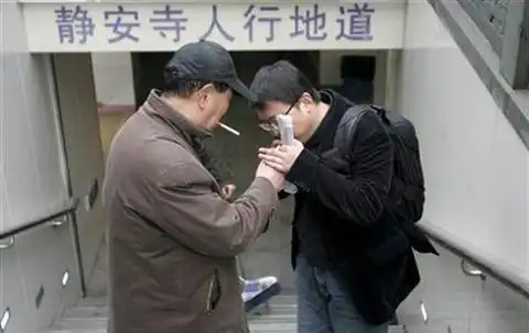 В Китае введен запрет на курение в общественных местах