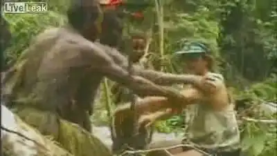 Племя первый раз видит белого человека. 1976 год. Папуа Новая Гвинея. Переполняет десятками эмоций.