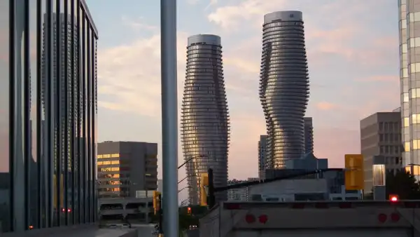 Небоскребы Absolute towers – новые «ворота» консервативного Торонто от китайских