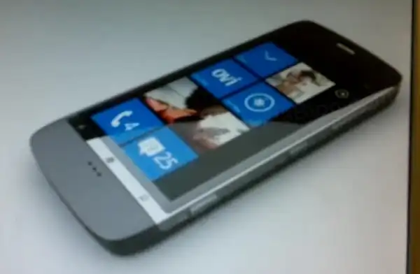«Шпионские» фото смартфонов Nokia на Windows Phone 7