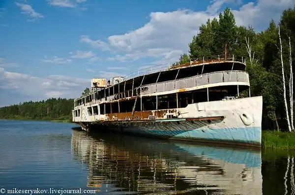 пароход из фильма "Жестокий Романс".