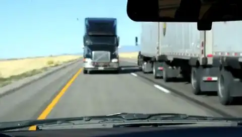 Гонки грузовиков,Задним ходом 85 миль в час