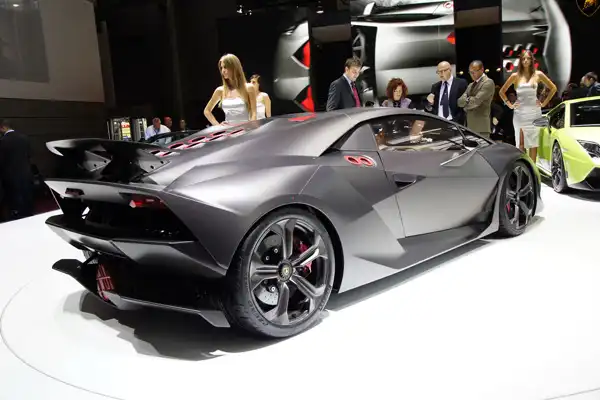 Lamborghini Sesto Elemento пойдет в мелкую серию