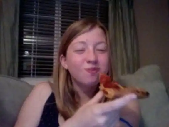 Неудачная попытка съесть пиццу