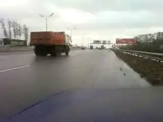 Такое возможно только на российских дорогах